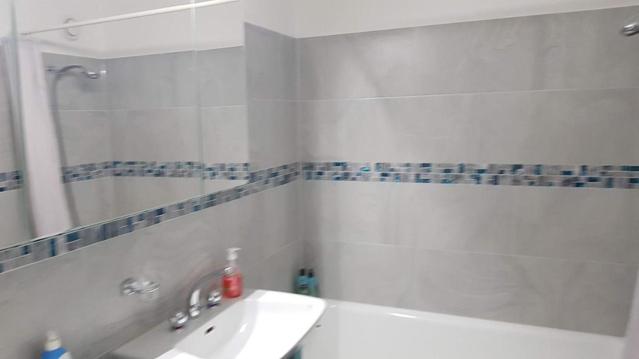 Holiday Accommodation - Swimming Pool Available Νταβός Εξωτερικό φωτογραφία