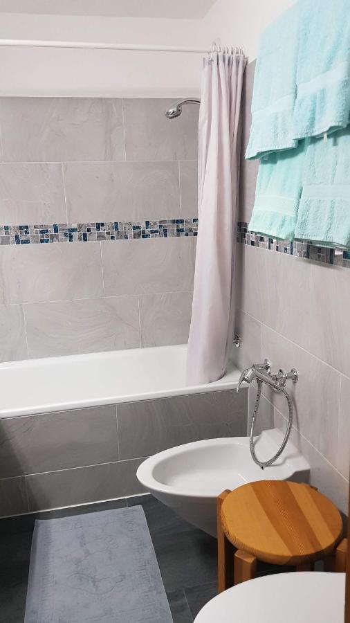 Holiday Accommodation - Swimming Pool Available Νταβός Εξωτερικό φωτογραφία